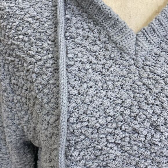 GreenTea Hooded V-Neck Sweater - Picture 4 of 6